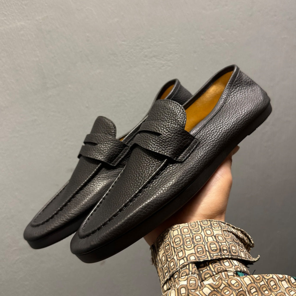 High-end genuine leather shoes, relaxed and laid-back style leather shoes, soft sole, black loafers.