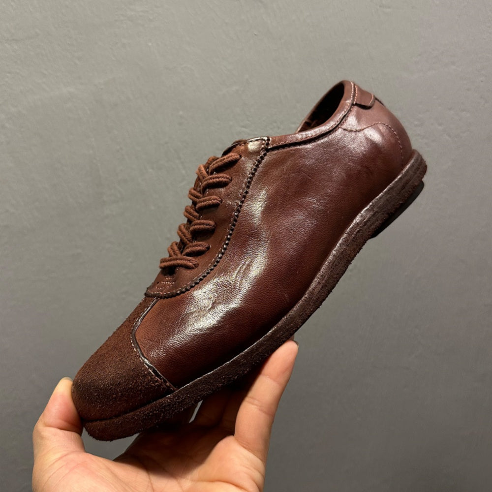 Men's leather training shoes with a retro distressed effect, comfortable and breathable, handcrafted.