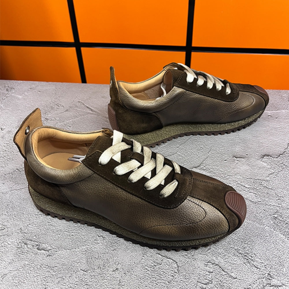 Men's lightweight and comfortable retro-style casual shoes, suitable for various occasions.