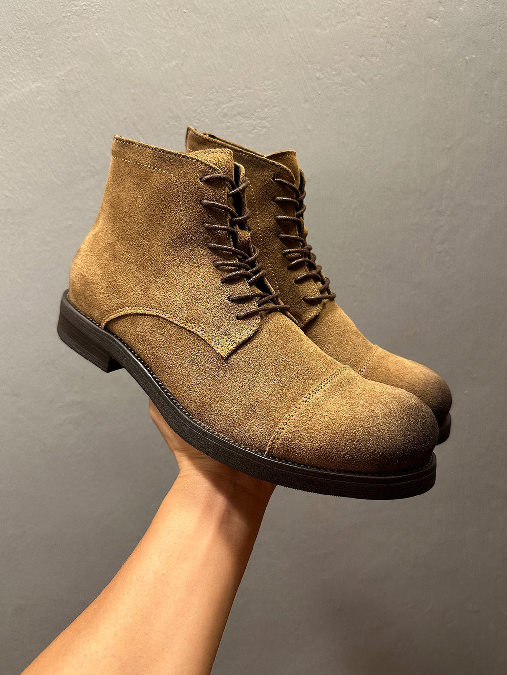 New retro-style soft leather casual high-top shoes, retro thick-soled fashionable street boots