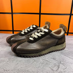 Men's lightweight and comfortable retro-style casual shoes, suitable for various occasions.