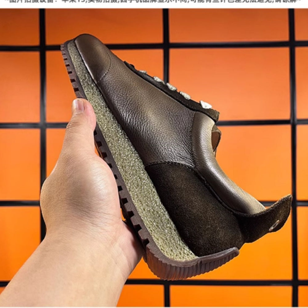 Men's lightweight and comfortable retro-style casual shoes, suitable for various occasions.