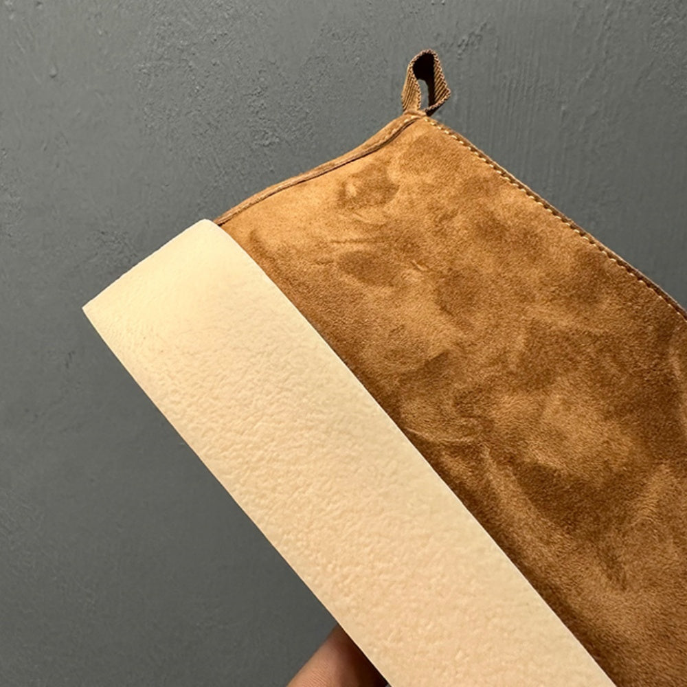 Men's high-top leather sports shoes, soft cowhide material casual shoes, comfortable and breathable upper.