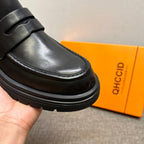 New high-top sports shoes - Premium leather casual shoes for men. Premium leather men's boots.