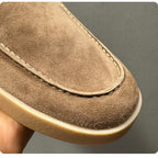 Men's high-top leather sports shoes, soft cowhide material casual shoes, comfortable and breathable upper.