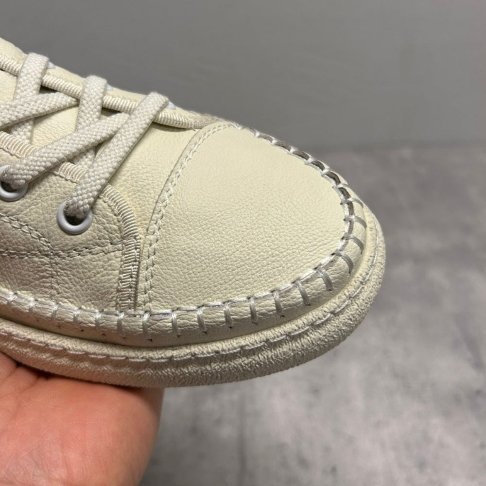 Men's genuine leather white sports shoes, suitable for casual streetwear, men's high-end urban shoes