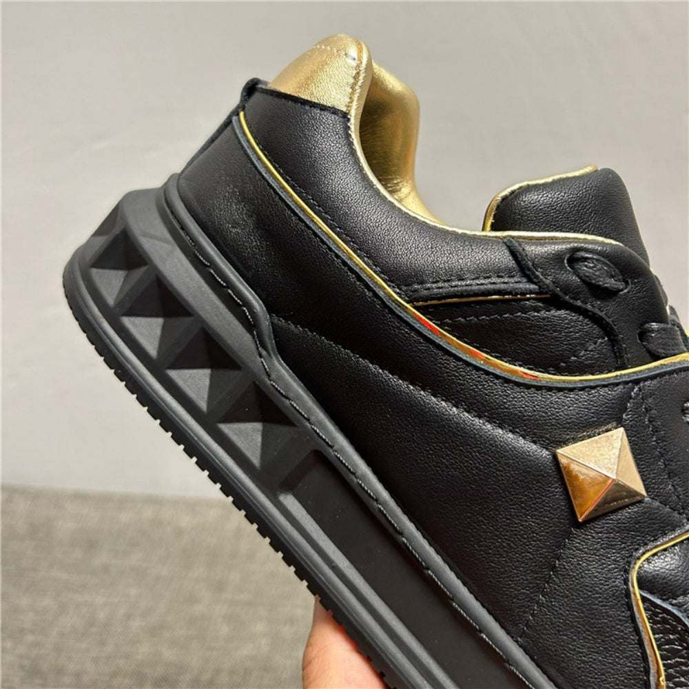 Made of high-quality leather, this is a suitable casual shoe for men and a fashionable low-top sports shoe.