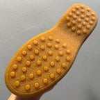 The new men's wool casual shoes are made of durable materials and are crafted from thick wool.