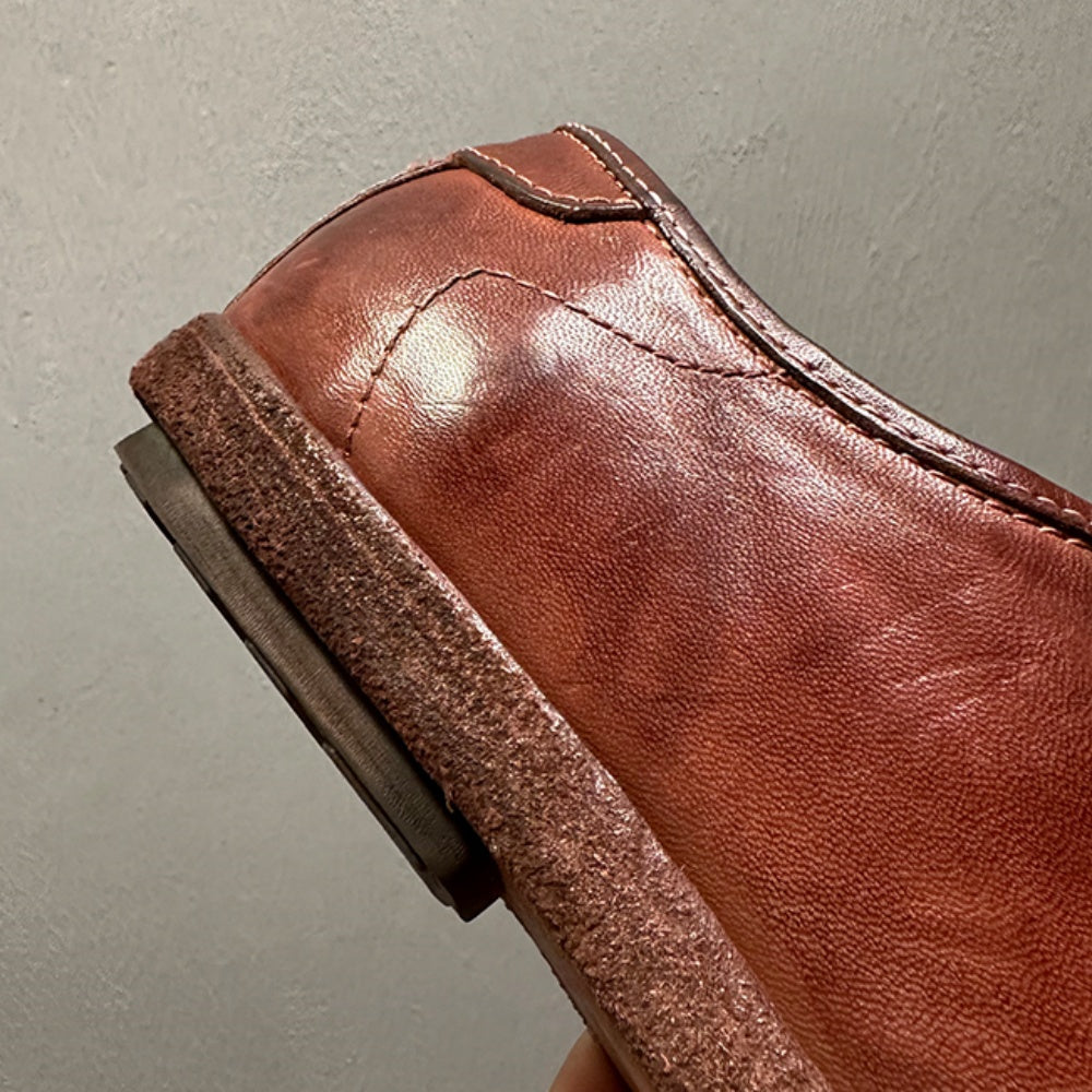 Men's leather training shoes with a retro distressed effect, comfortable and breathable, handcrafted.