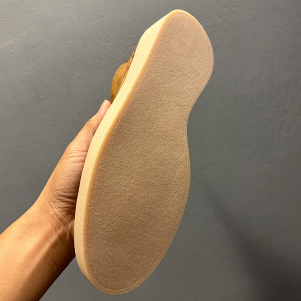 Men's high-top leather sports shoes, soft cowhide material casual shoes, comfortable and breathable upper.