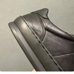 Made of leather material. Soft and comfortable casual shoes with elastic soles. Leather shoes