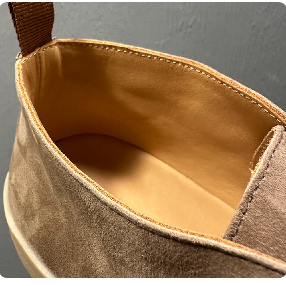 Men's high-top leather sports shoes, soft cowhide material casual shoes, comfortable and breathable upper.