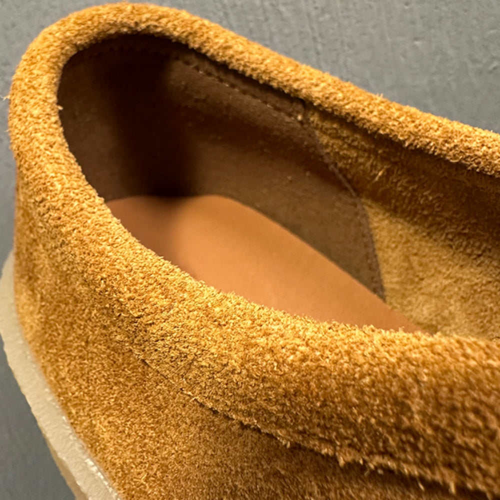 Leather casual shoes, thick sole design, heightening effect, comfortable yet fashionable shoes.