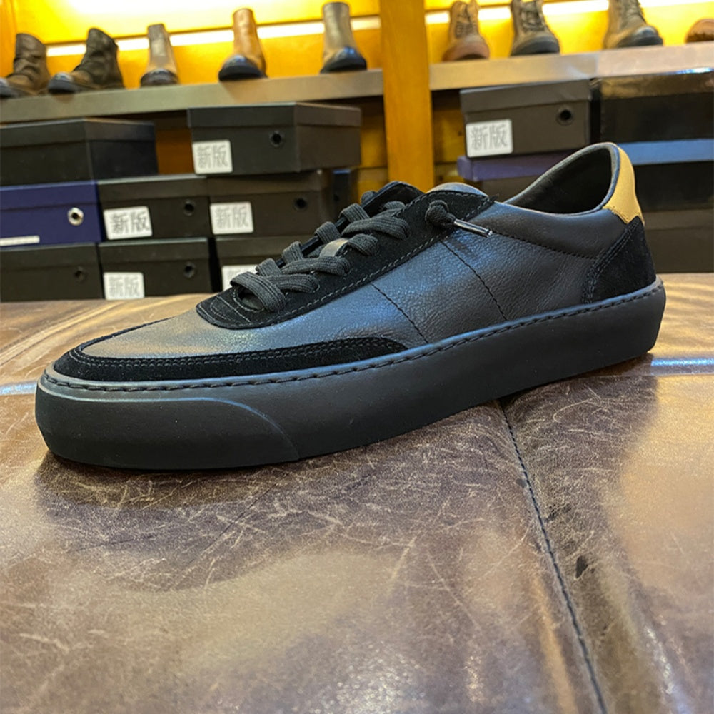 New leather upper shoe style - Excellent breathability, black sole. Very comfortable and casual.