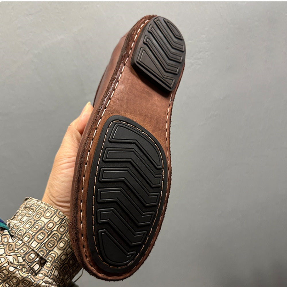 Men's leather training shoes with a retro distressed effect, comfortable and breathable, handcrafted.