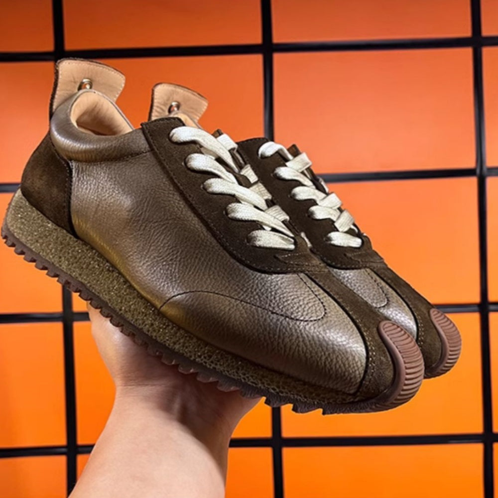 Men's lightweight and comfortable retro-style casual shoes, suitable for various occasions.