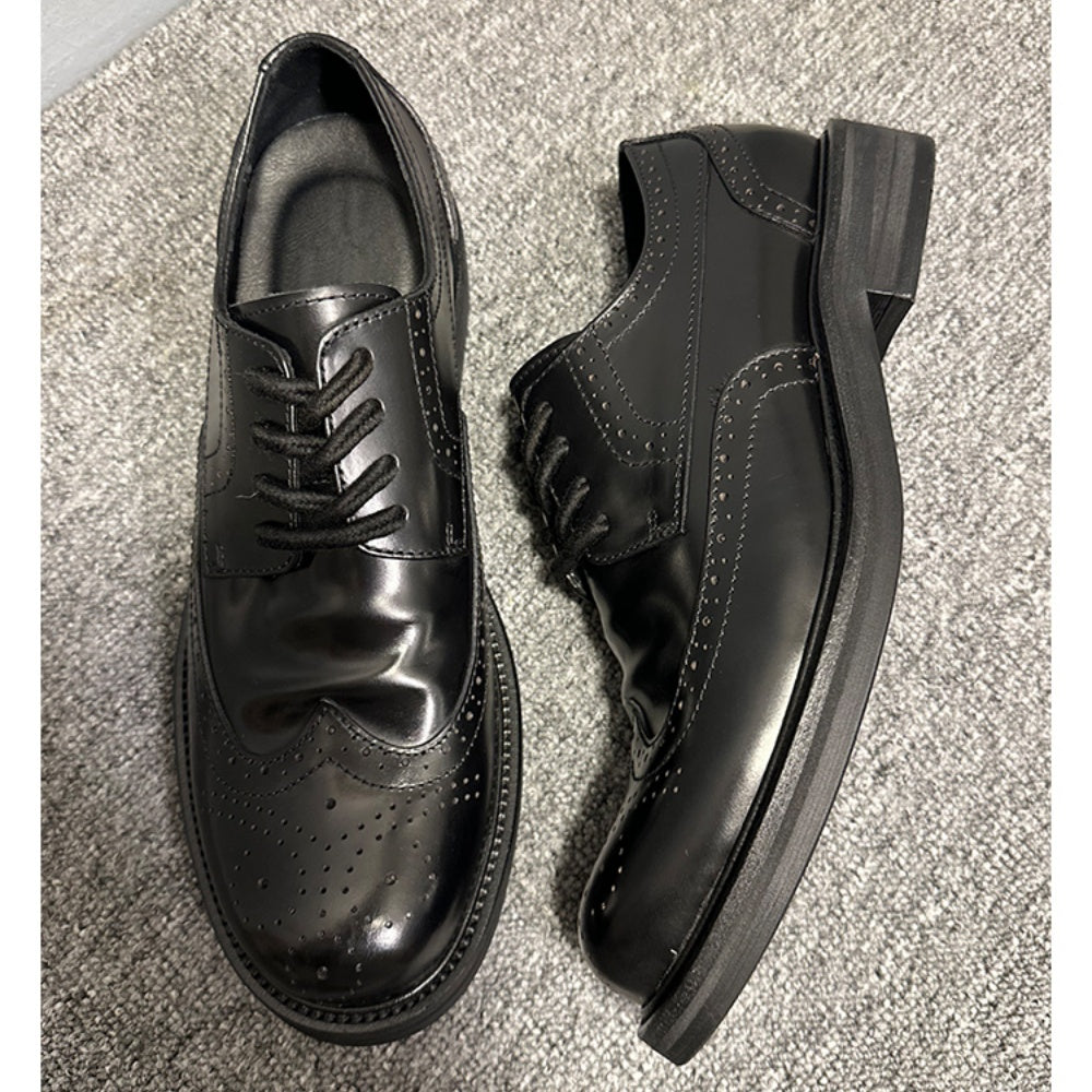 Leather retro engraving style men's business formal shoes. Made of top-quality genuine leather.