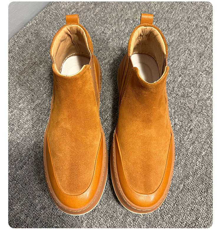 This Chelsea boot has a retro style and is both fashionable and beautiful. It is a warm, high-top boot.
