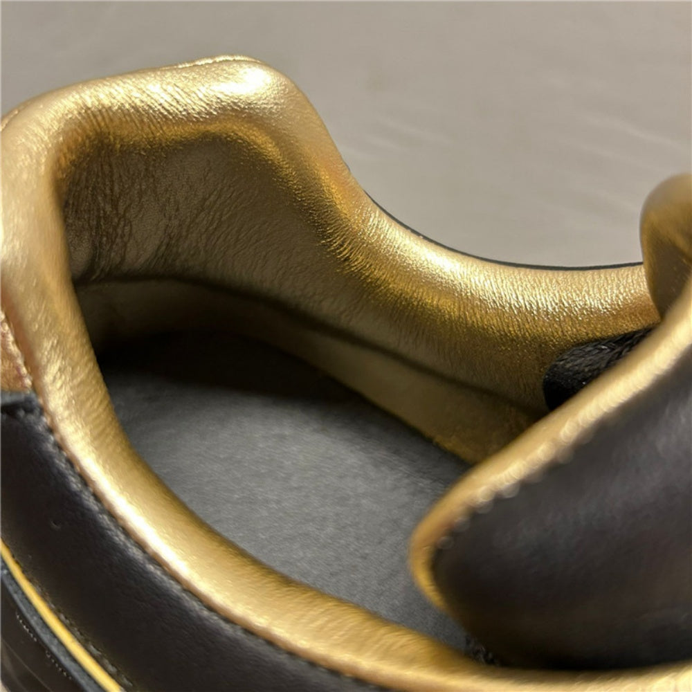 Made of high-quality leather, this is a suitable casual shoe for men and a fashionable low-top sports shoe.