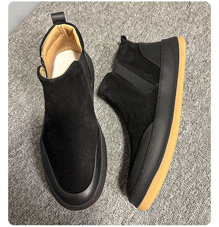 This Chelsea boot has a retro style and is both fashionable and beautiful. It is a warm, high-top boot.