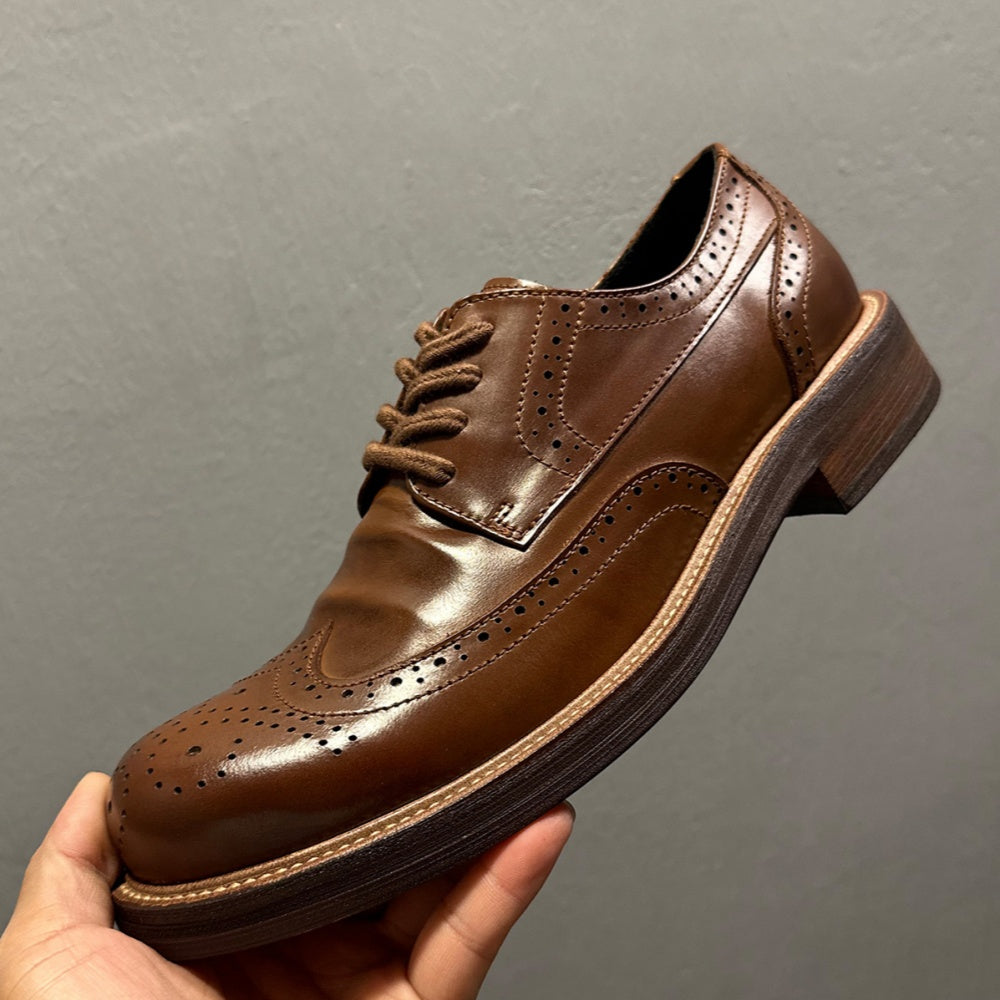 Leather retro engraving style men's business formal shoes. Made of top-quality genuine leather.