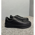 Made of leather material. Soft and comfortable casual shoes with elastic soles. Leather shoes