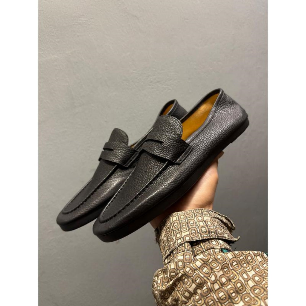 High-end genuine leather shoes, casual style leather shoes, soft sole, black loafers.