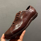 Men's leather training shoes with a retro distressed effect, comfortable and breathable, handcrafted.