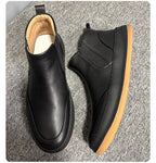 This Chelsea boot has a retro style and is both fashionable and beautiful. It is a warm, high-top boot.