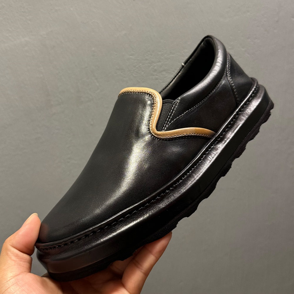 Men's leather shoes - Breathable soft-soled retro casual leather shoes, handcrafted loafers