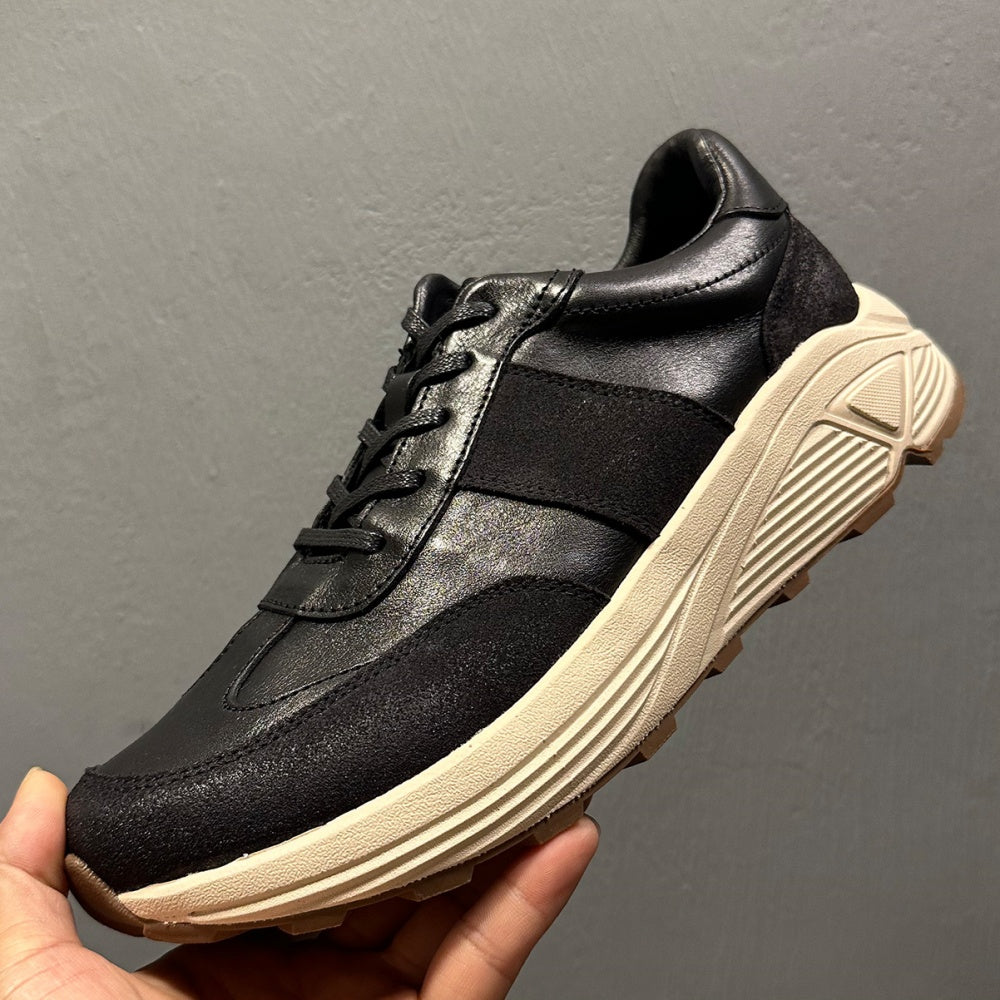 Men's high-end genuine leather casual sports shoes - retro lightweight top-grade cowhide style