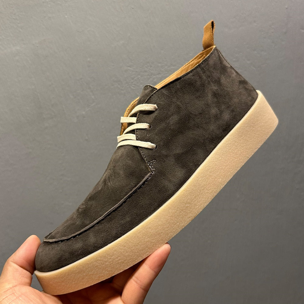 Men's high-top leather sports shoes, soft cowhide material casual shoes, comfortable and breathable upper.