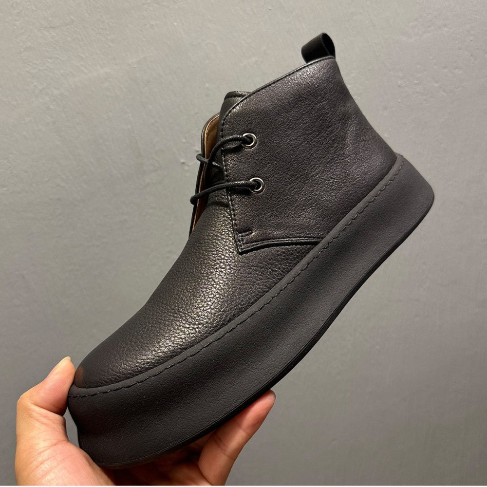 Men's new leather thick-textured suede high-top casual shoes, with thick sole and high-top design.