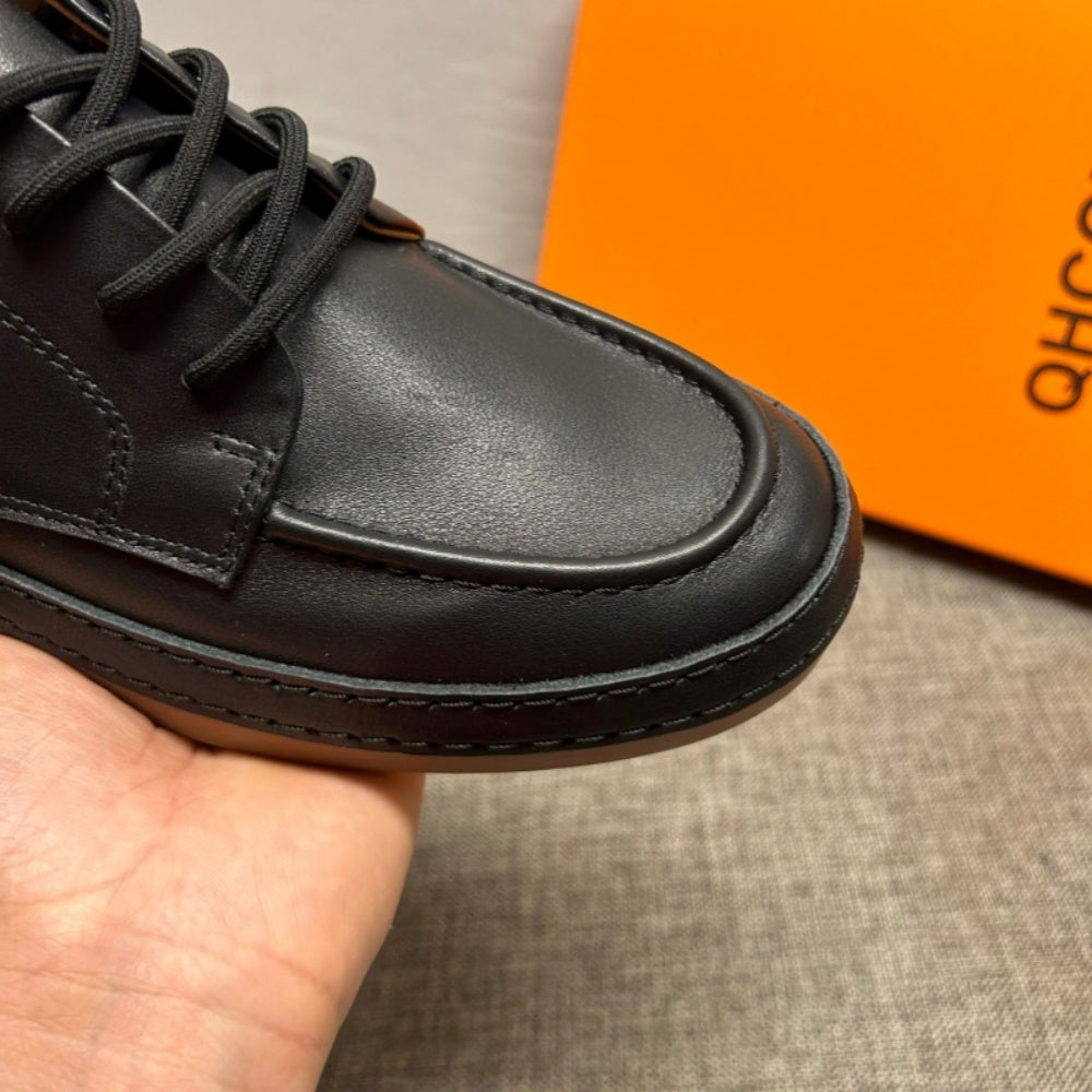 Men's genuine leather white sports shoes, casual shoes with comfortable and breathable design.