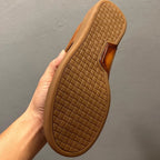 Men's casual sports shoes, fashionable and retro, made of high-quality leather, soft and comfortable.