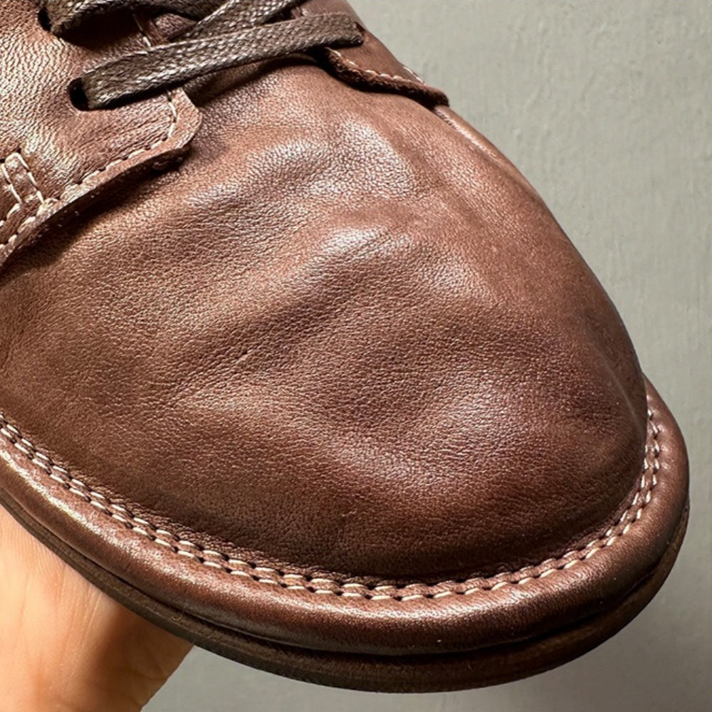 Men's handcrafted casual leather shoes - Soft leather, adjustable laces to ensure breathability