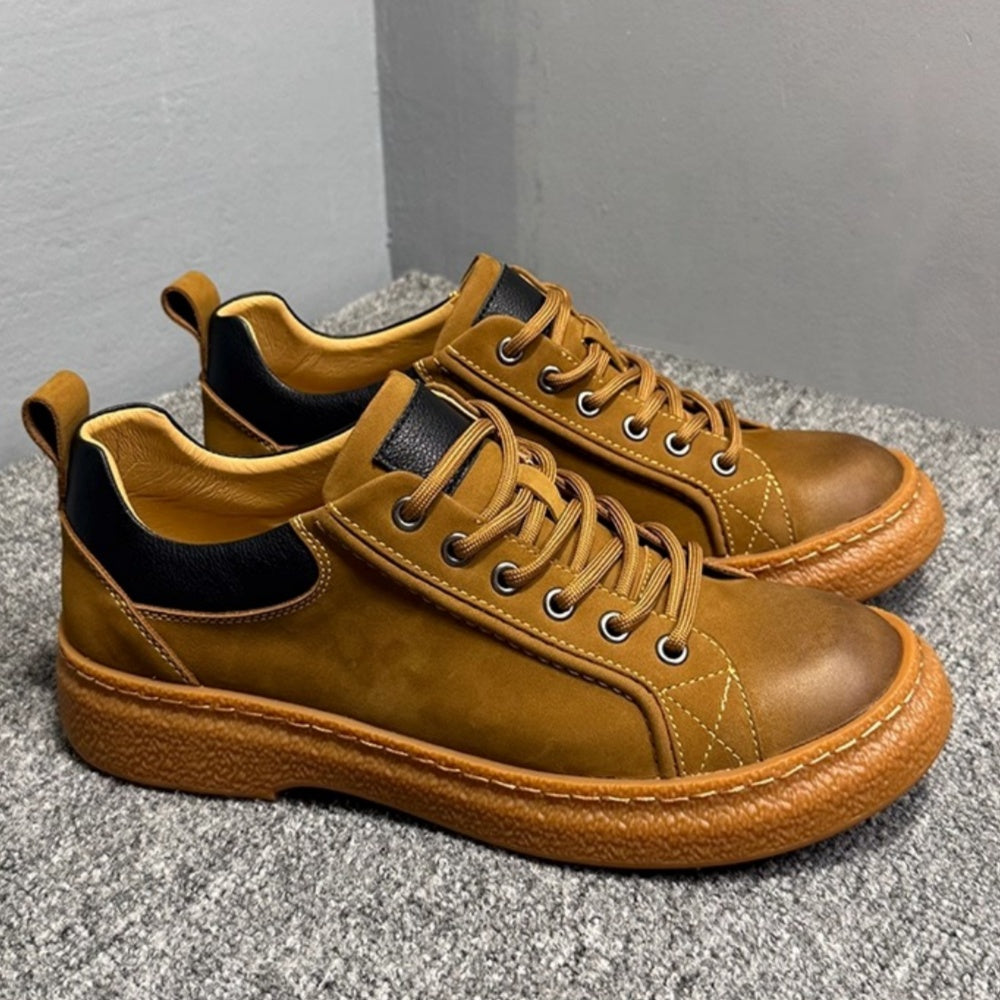 Men's genuine leather casual shoes, with a sporty style, designed to enhance the height of the feet.