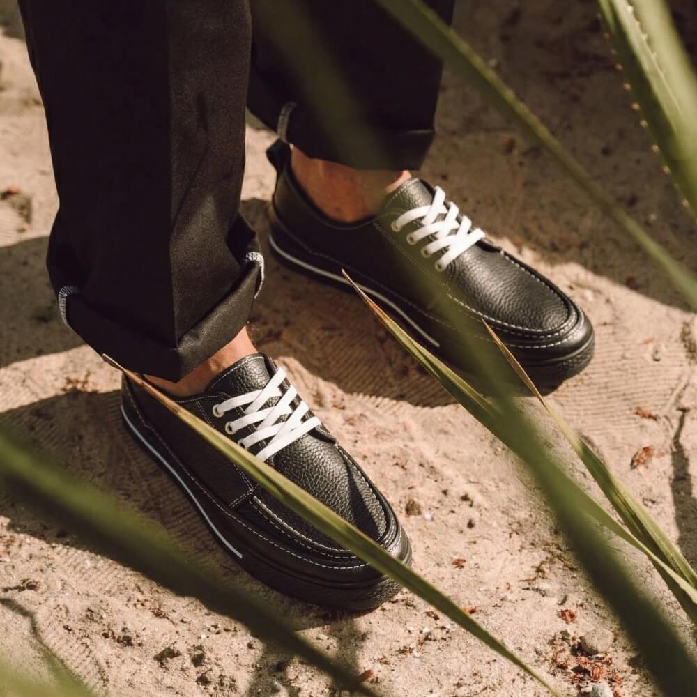 QHCCID | Minimalist Sneakers (Casual Style)