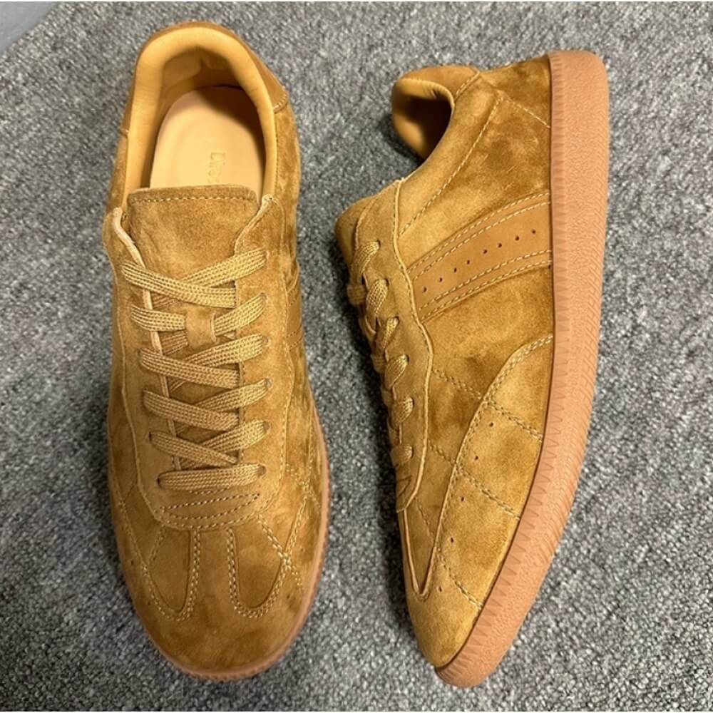 QHCCID | Retro German training shoes