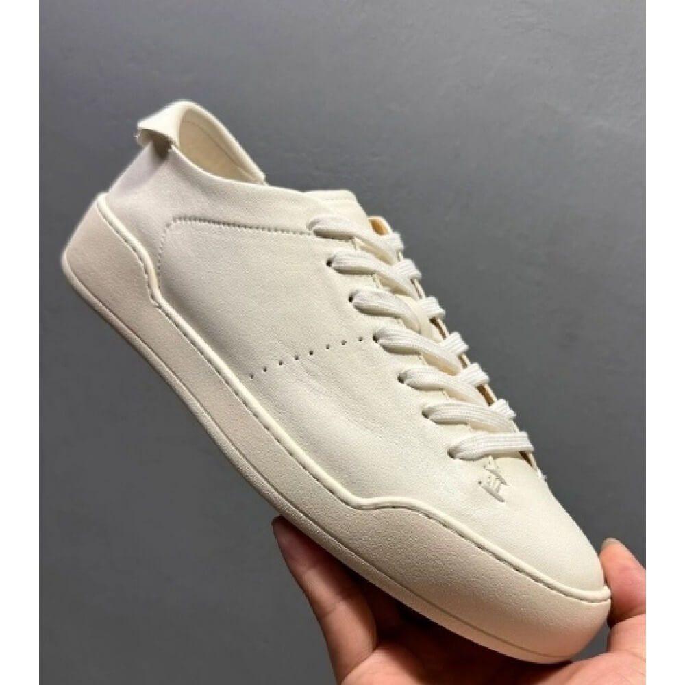 QHCCID | Minimalist plain white shoes