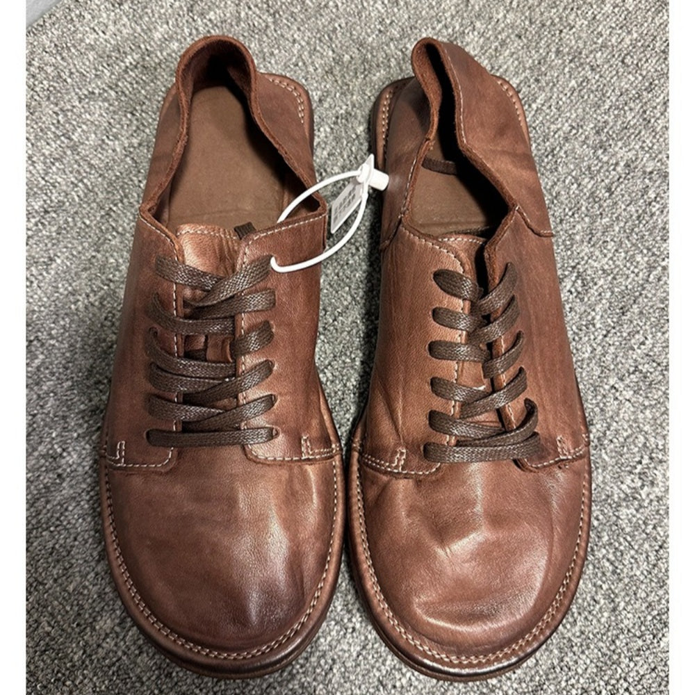 Men's handcrafted casual leather shoes - Soft leather, adjustable laces to ensure breathability
