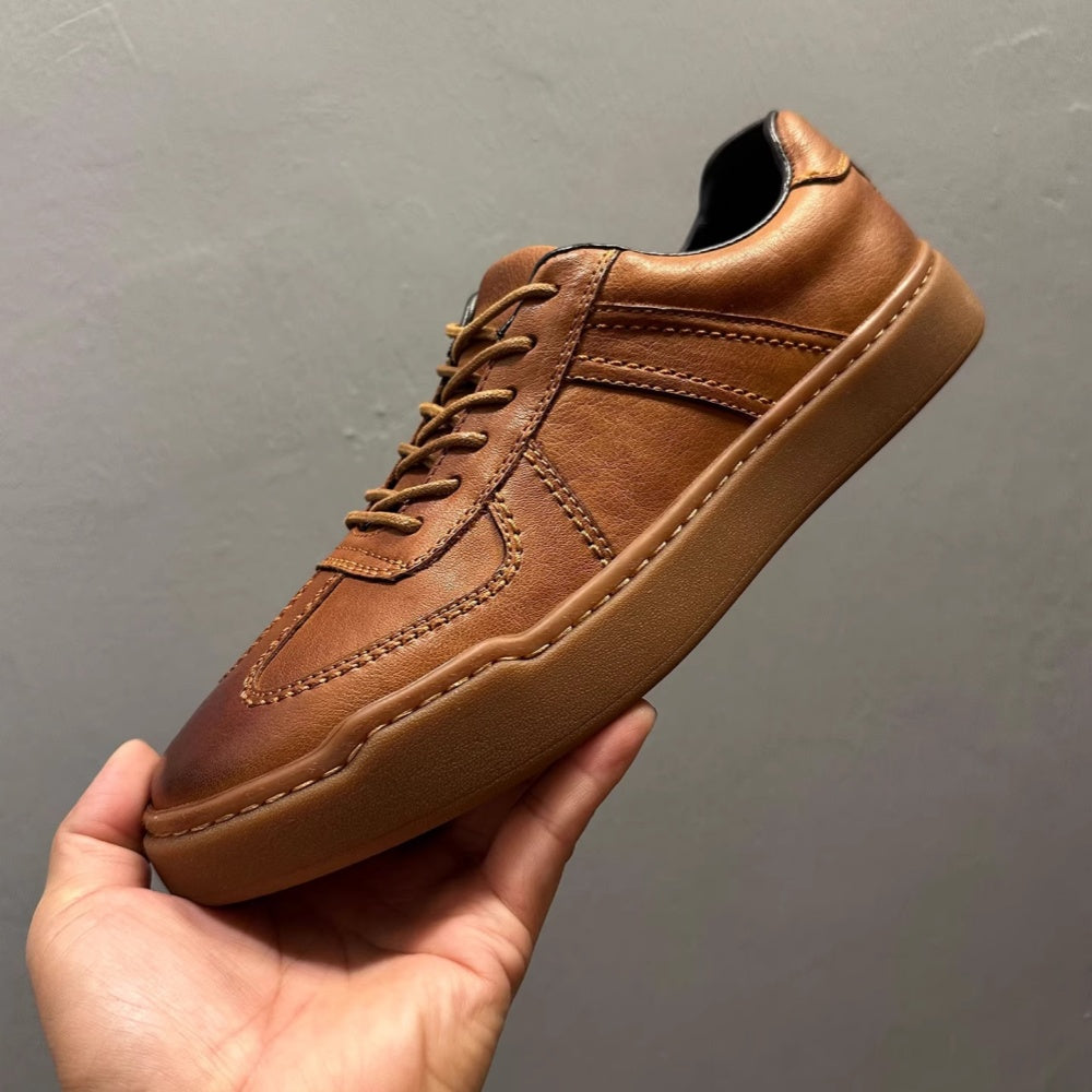 Men's casual sports shoes, fashionable and retro, made of high-quality leather, soft and comfortable.