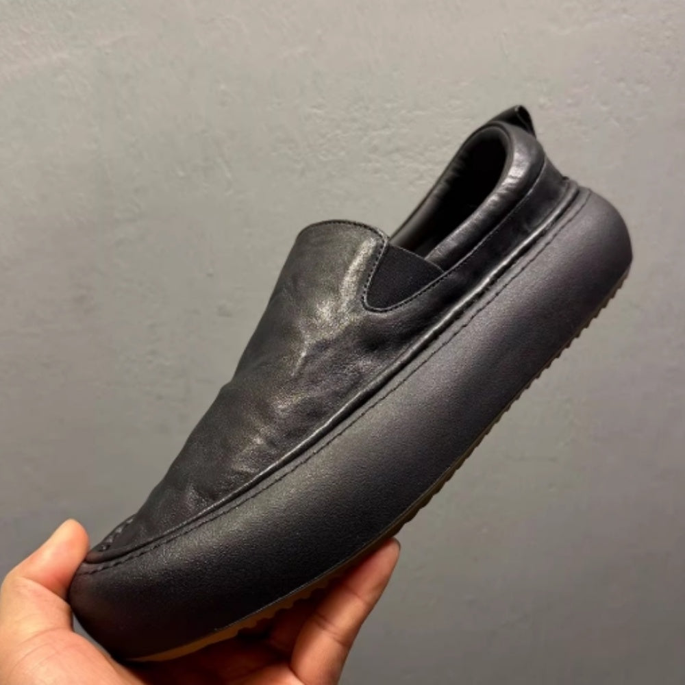 New style genuine leather loafers for men - casual, laid-back shoes with soft leather and thick sole.