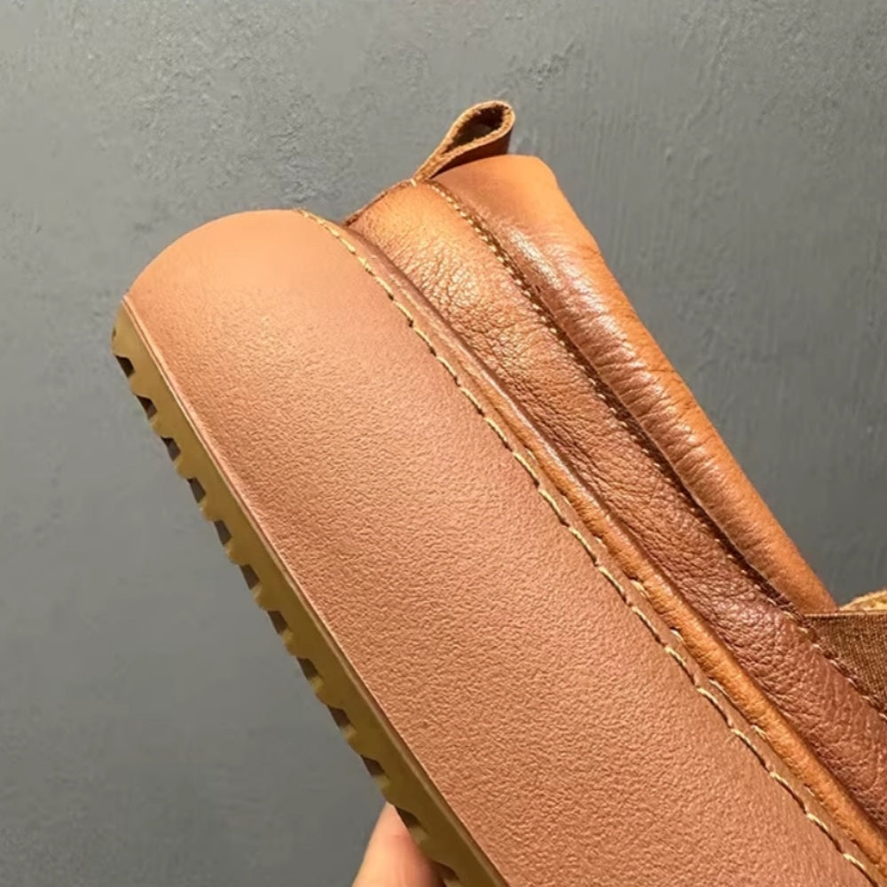 New style genuine leather loafers for men - casual, laid-back shoes with soft leather and thick sole.