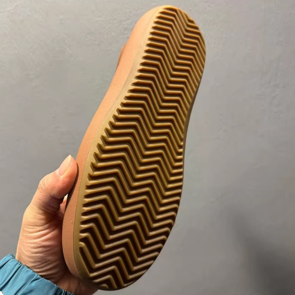 New style genuine leather loafers for men - casual, laid-back shoes with soft leather and thick sole.