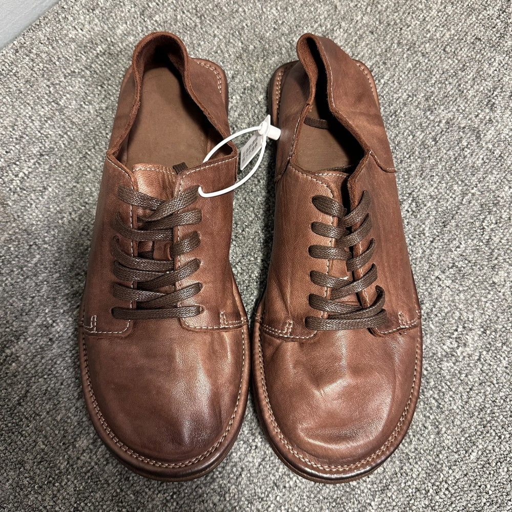 Men's handcrafted casual leather shoes - Soft leather, adjustable laces to ensure breathability