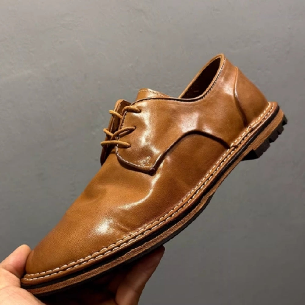 Handmade Derby shoes with leather laces. A casual leather shoe style, with a soft and breathable upper.