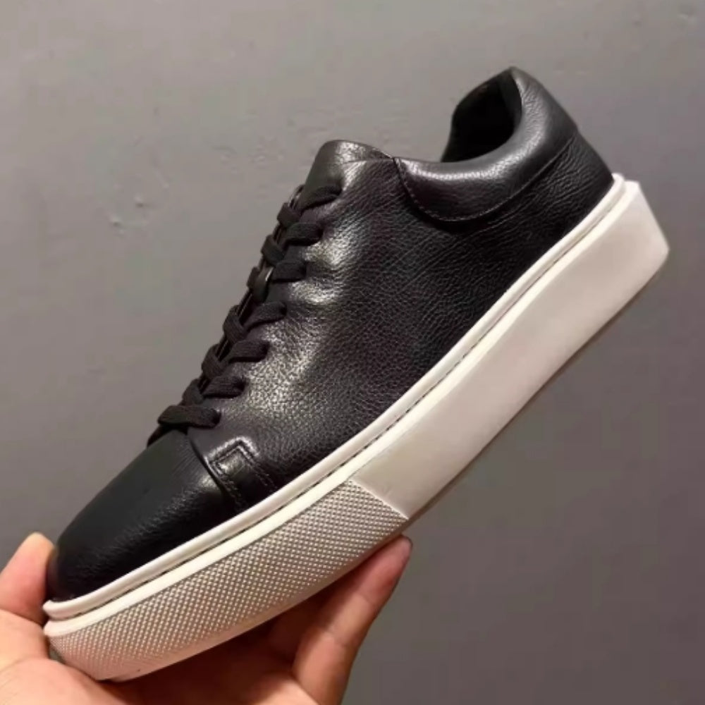 A new trendy casual shoe in a retro style, featuring lightweight and sturdy height-increasing features