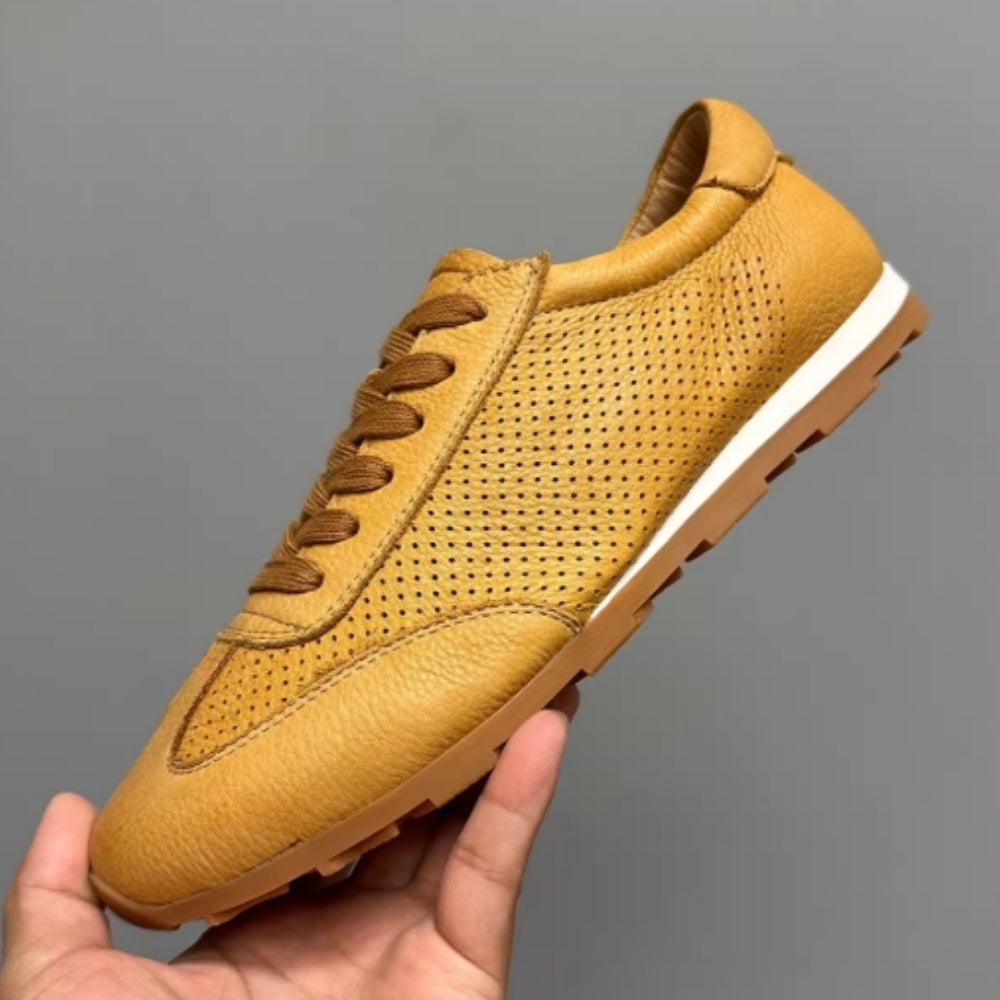 Top-quality genuine leather sports shoes, breathable casual shoes. Soft sole, made of pure leather.