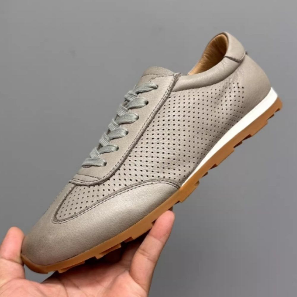 Top-quality genuine leather sports shoes, breathable casual shoes. Soft sole, made of pure leather.
